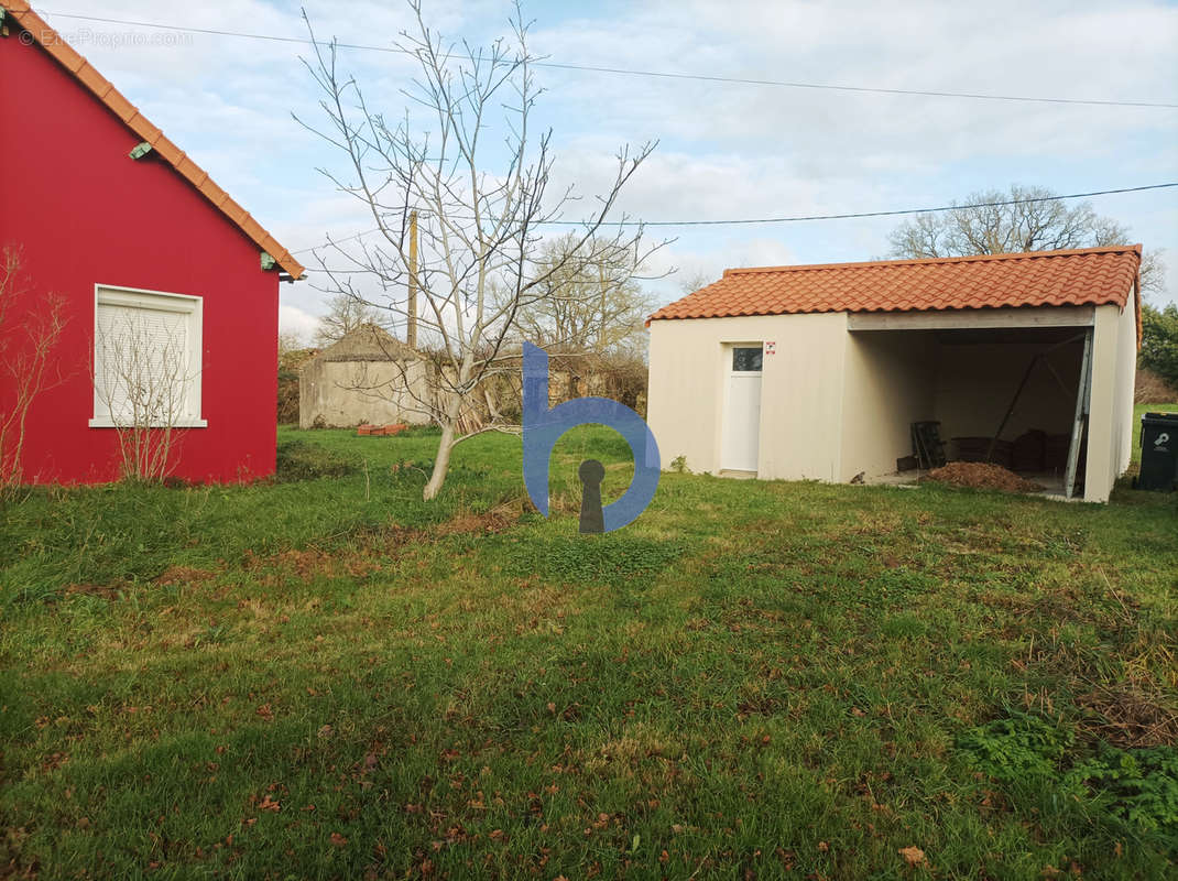 Maison à SAINT-CHRISTOPHE-DU-LIGNERON