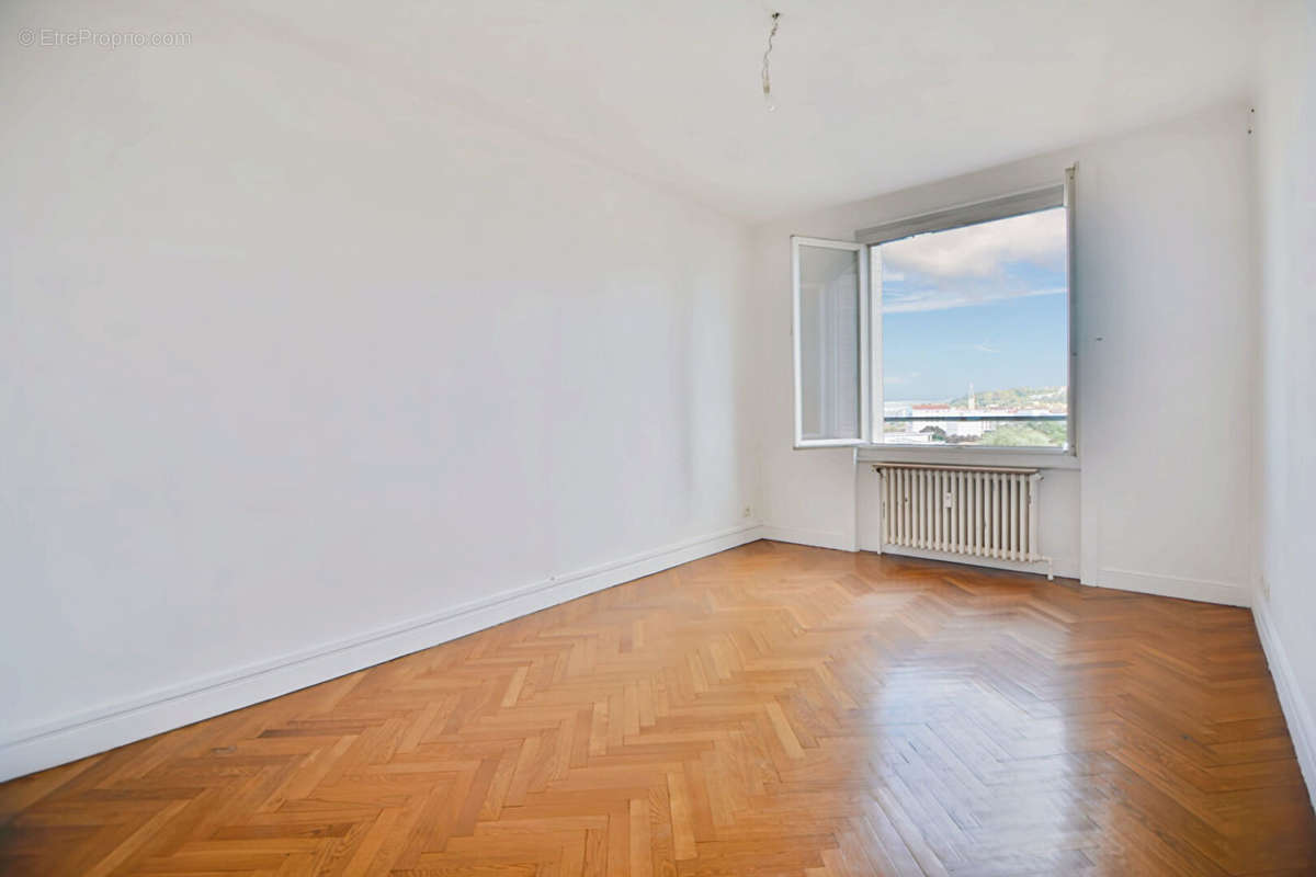 Appartement à LYON-9E