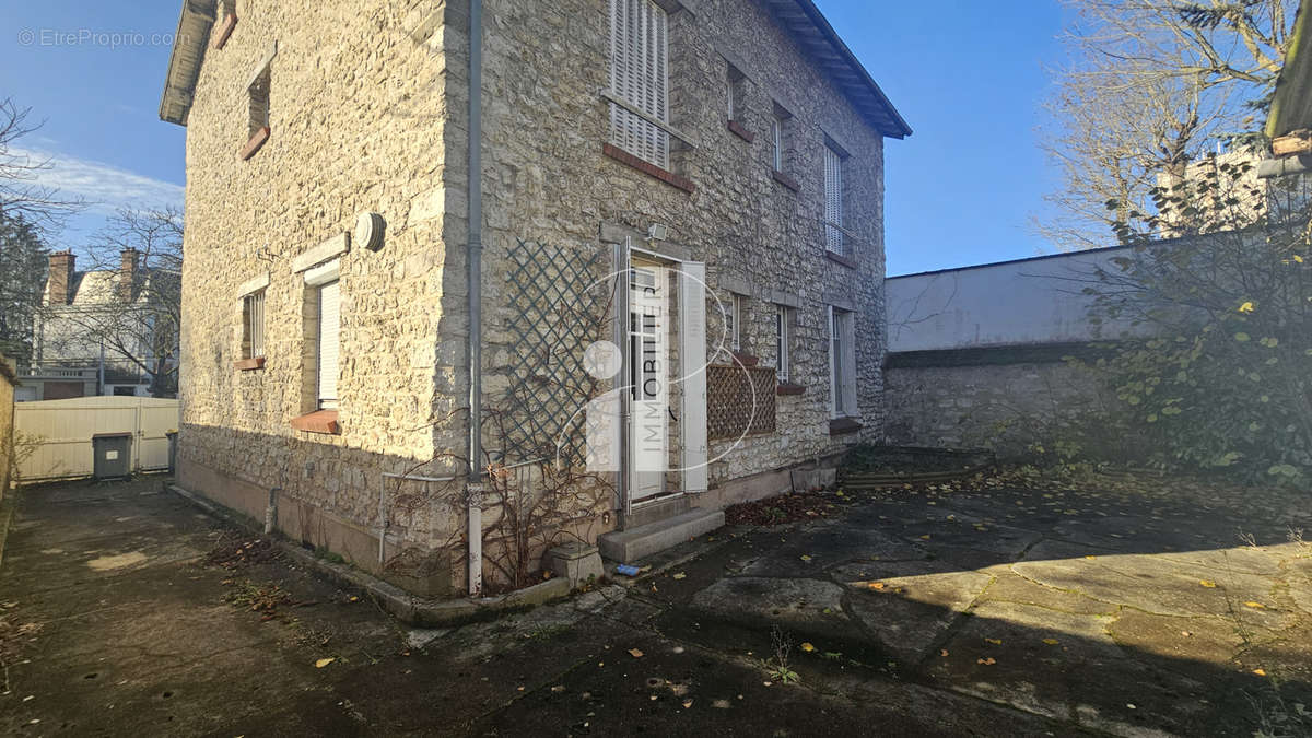 Maison à FONTAINEBLEAU