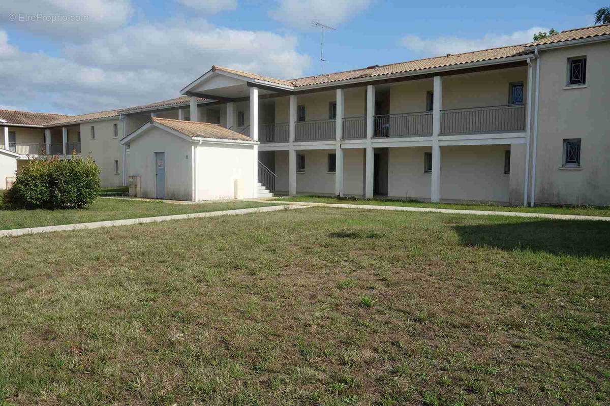 Appartement à SAINT-SEURIN-DE-CURSAC