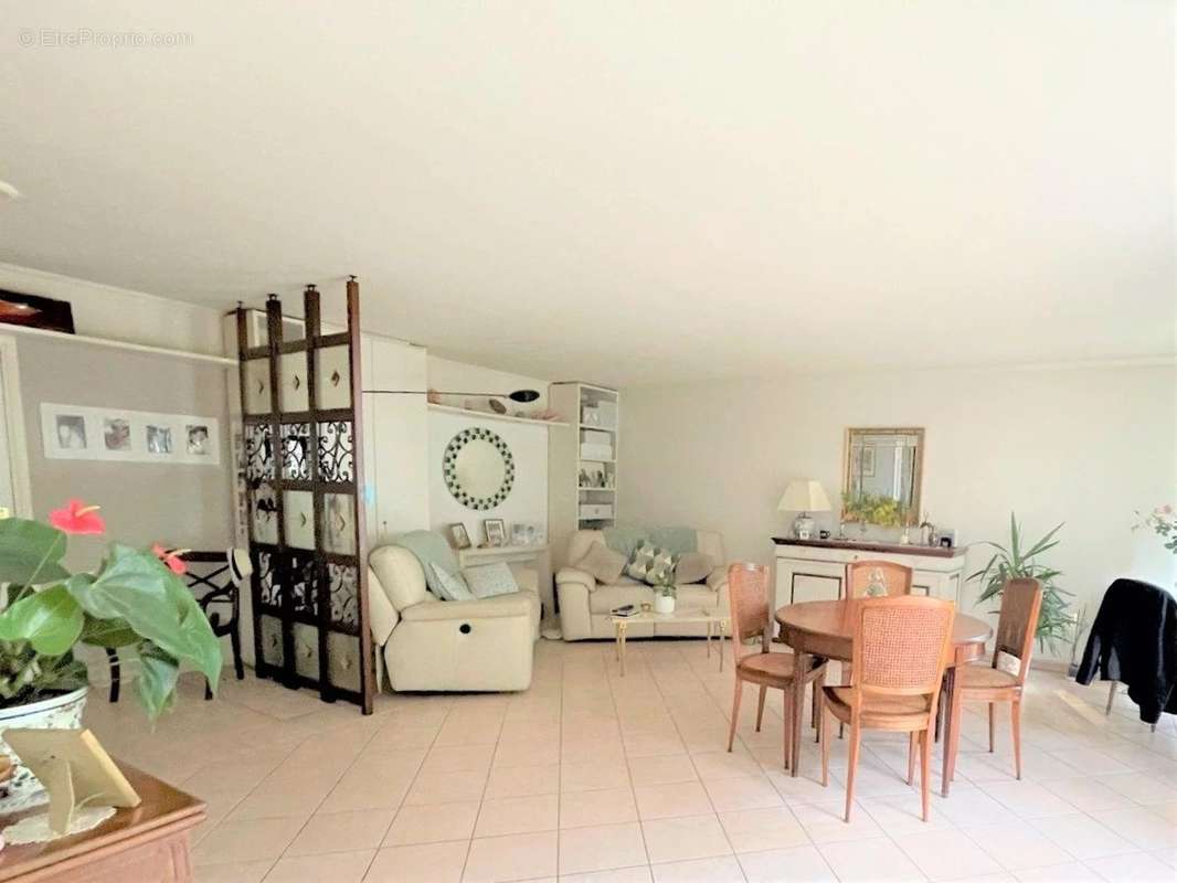 Appartement à ROQUEBRUNE-CAP-MARTIN