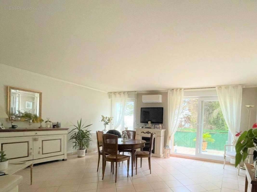 Appartement à ROQUEBRUNE-CAP-MARTIN