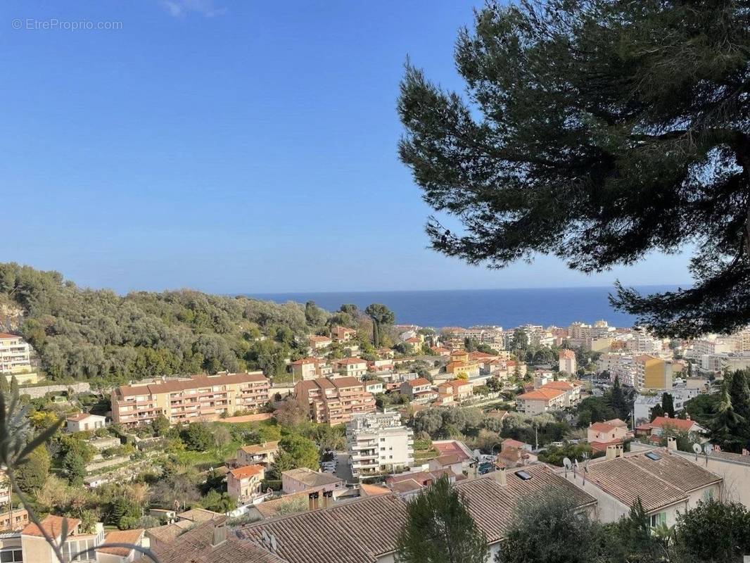 Appartement à ROQUEBRUNE-CAP-MARTIN