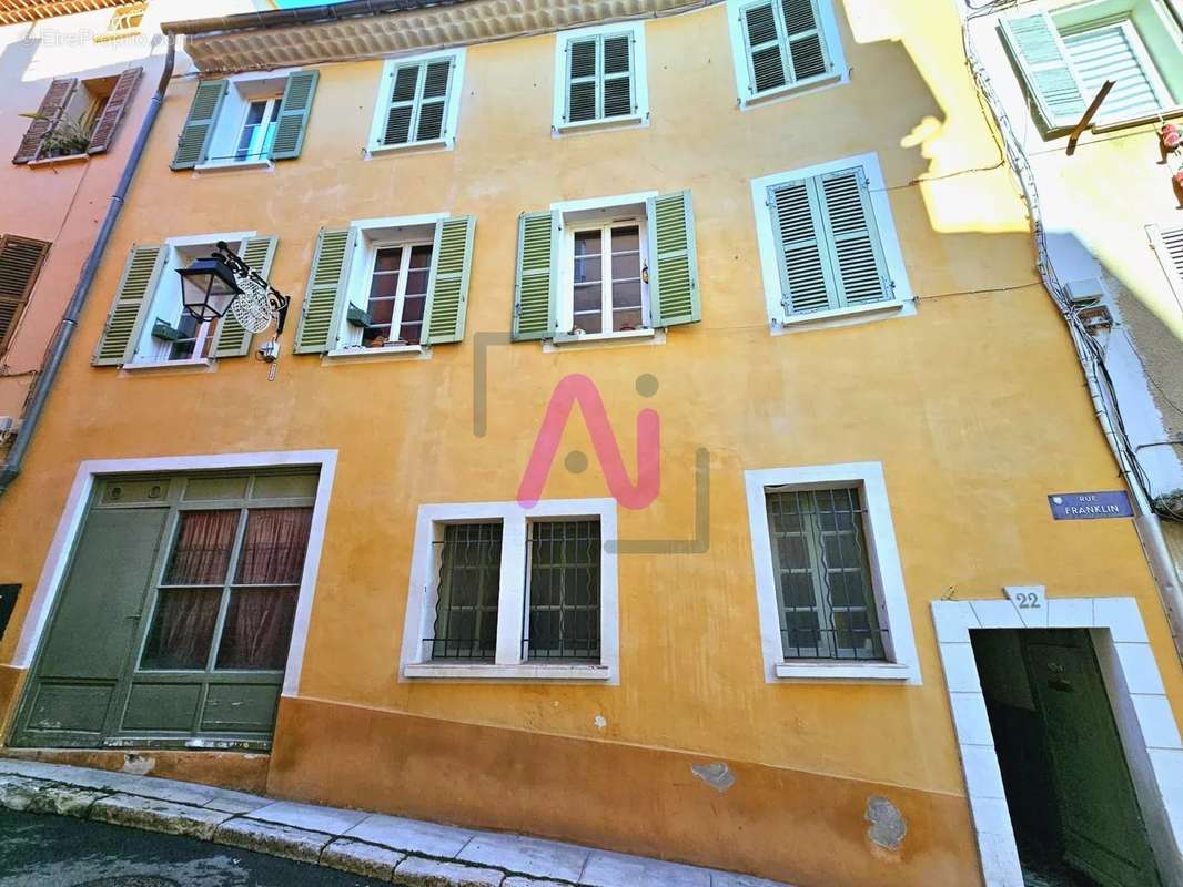 Appartement à HYERES