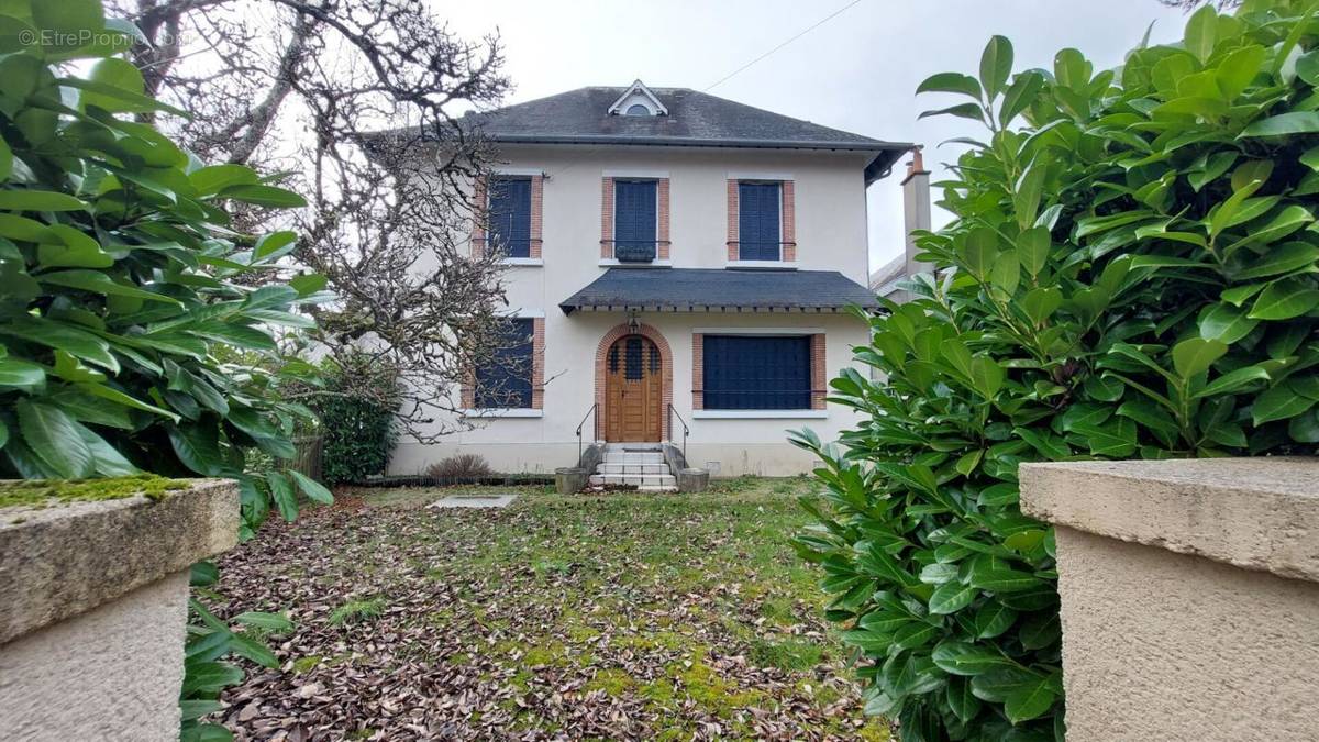 Maison à LA FERTE-SAINT-CYR