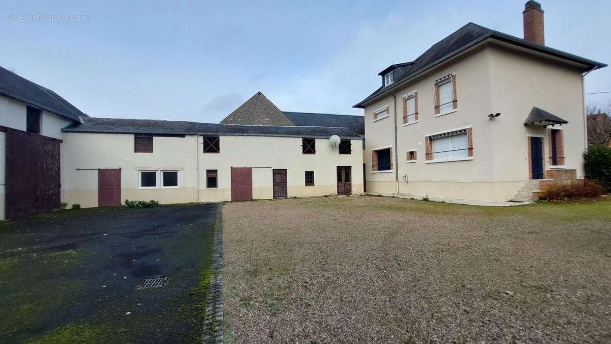 Maison à LA FERTE-SAINT-CYR