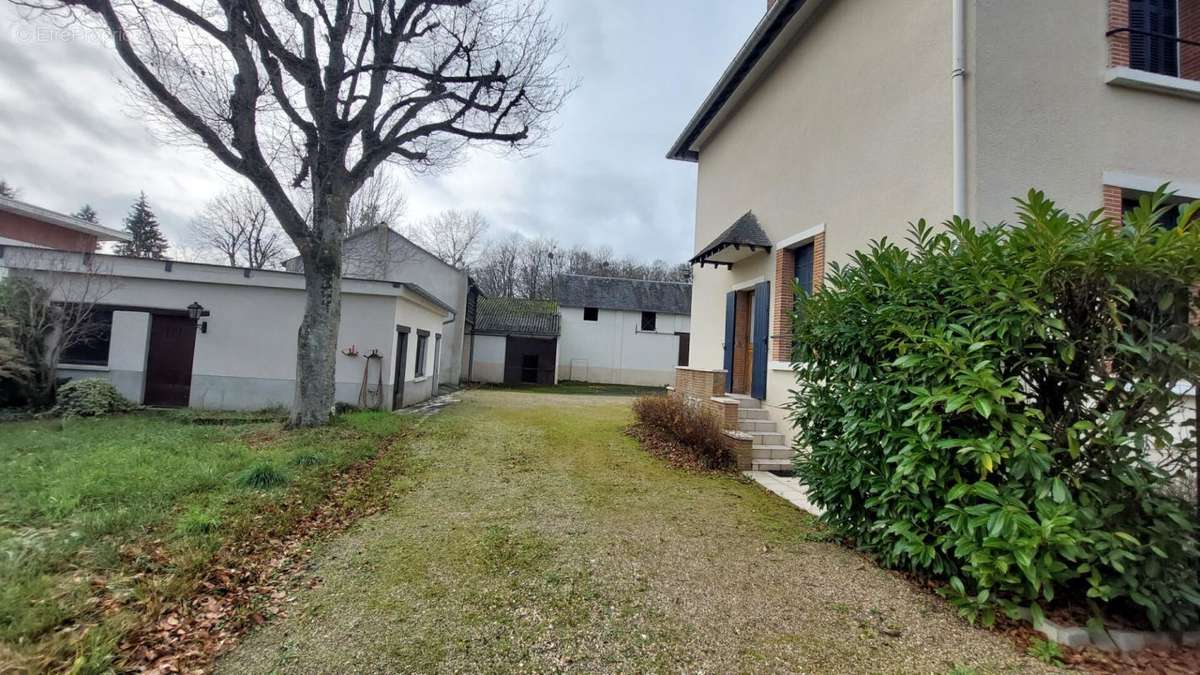 Maison à LA FERTE-SAINT-CYR