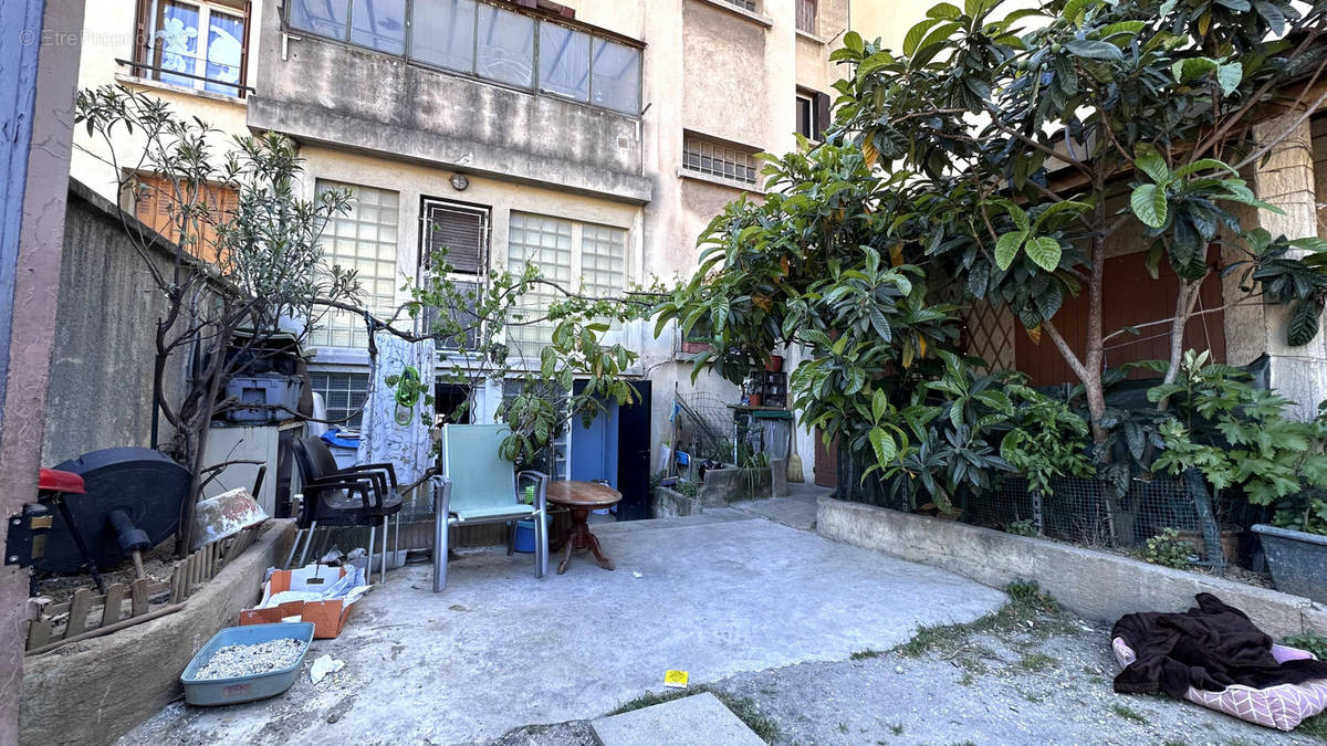 Appartement à MARSEILLE-3E