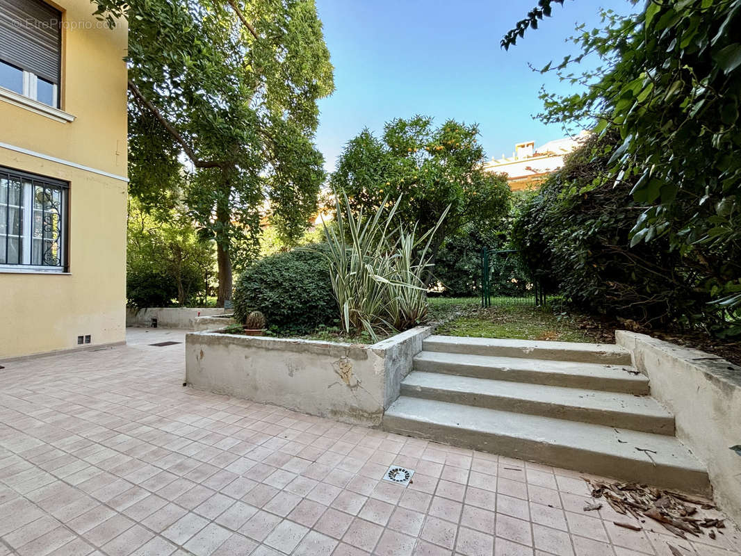 Appartement à ROQUEBRUNE-CAP-MARTIN