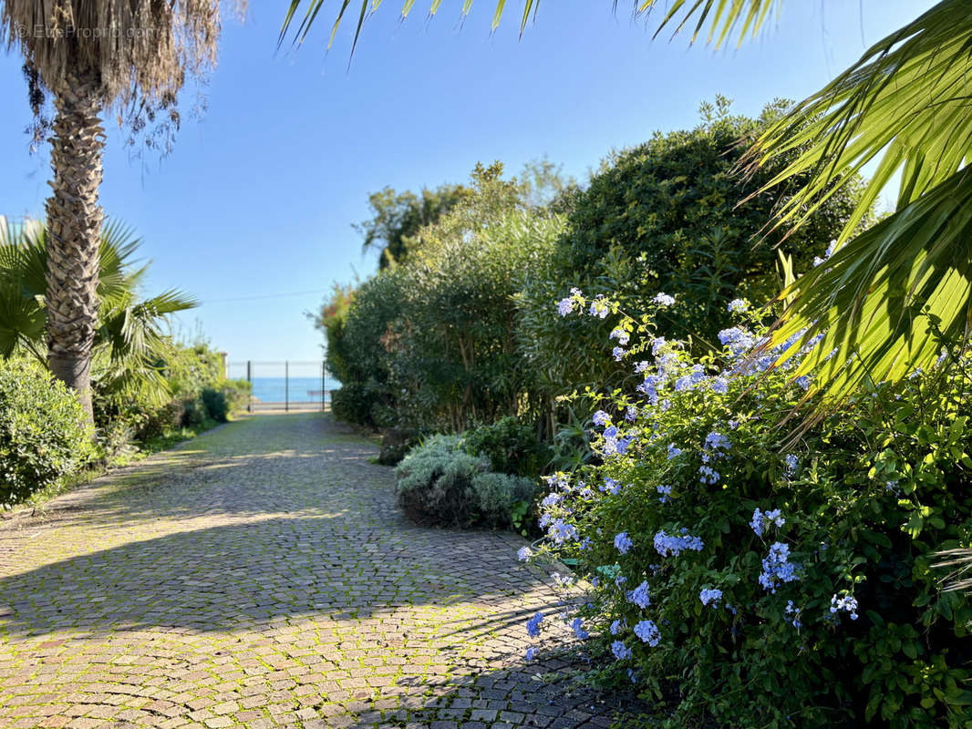 Appartement à ROQUEBRUNE-CAP-MARTIN