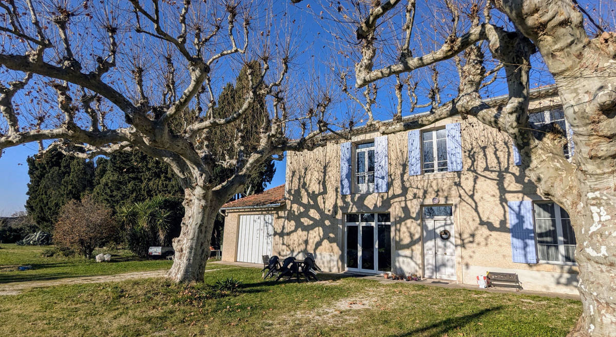 Maison à EYRAGUES