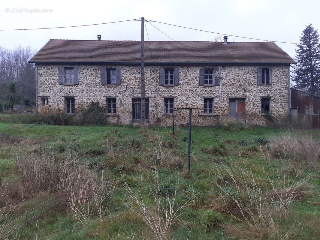 Maison à SAINT-YRIEIX-LA-PERCHE