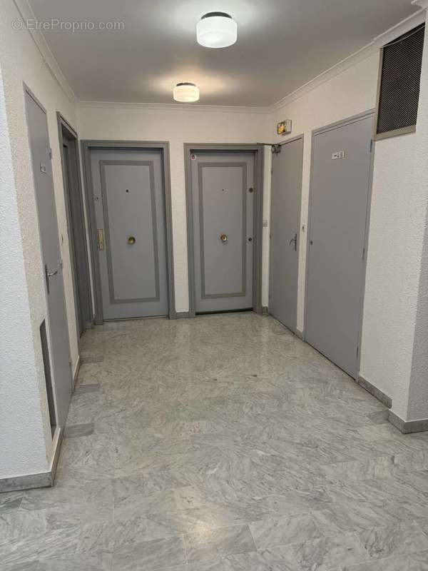 Appartement à VALLAURIS