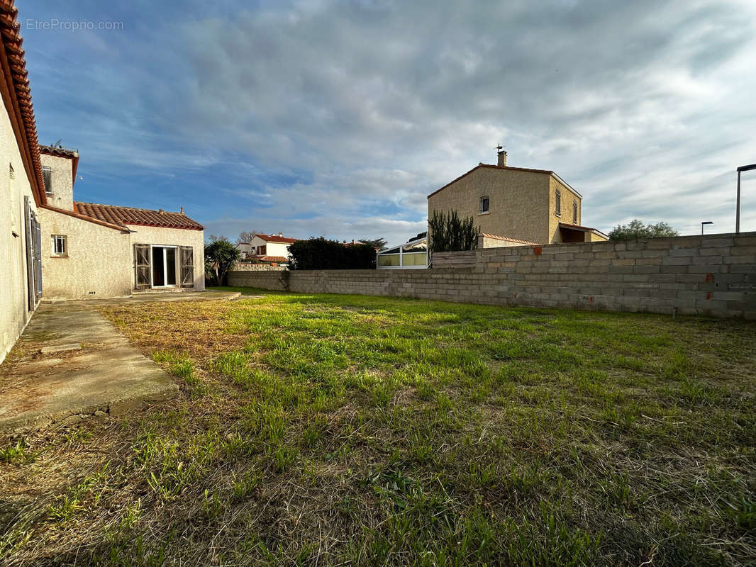 Maison à VILLENEUVE-LA-RIVIERE