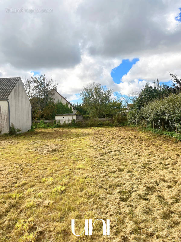 Terrain à PERIERS-SUR-LE-DAN