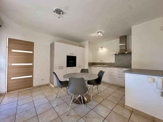 Appartement à BOURG-DE-PEAGE