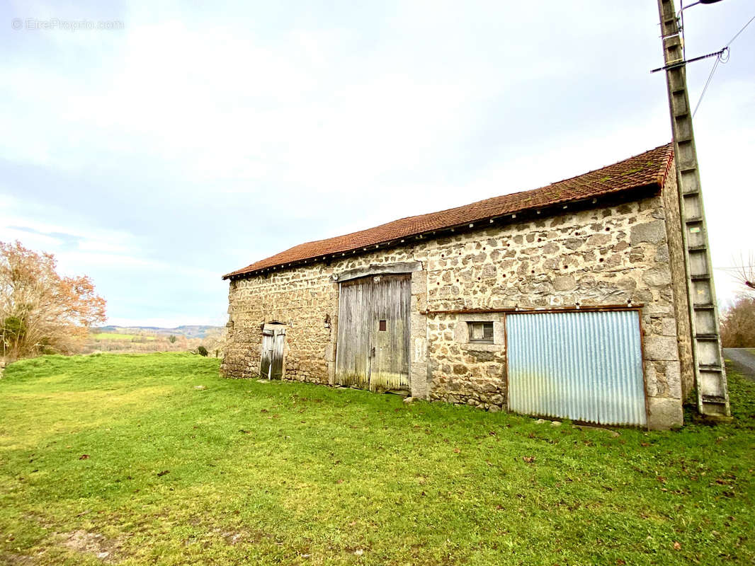 Maison à LE MAYET-DE-MONTAGNE