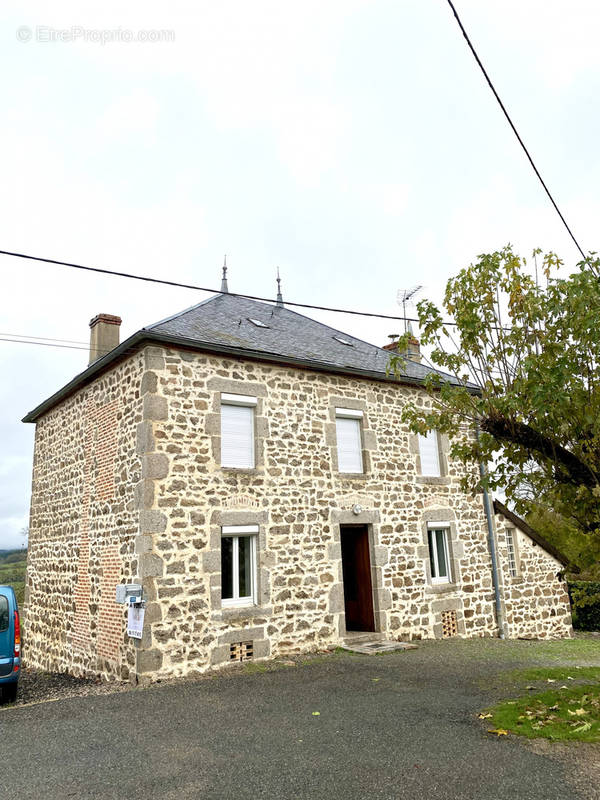 Maison à LE MAYET-DE-MONTAGNE