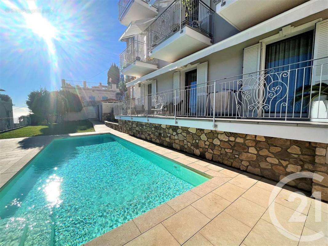 Appartement à ROQUEBRUNE-CAP-MARTIN