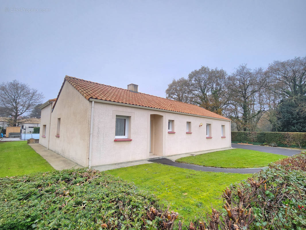 Maison à LE CELLIER