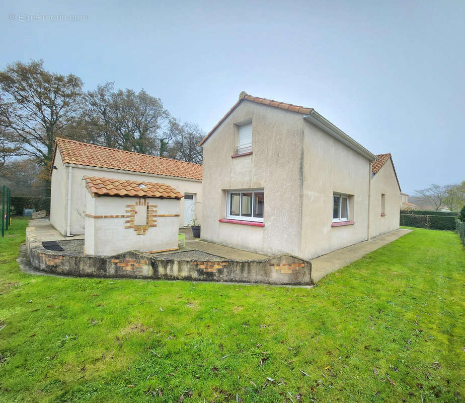 Maison à LE CELLIER