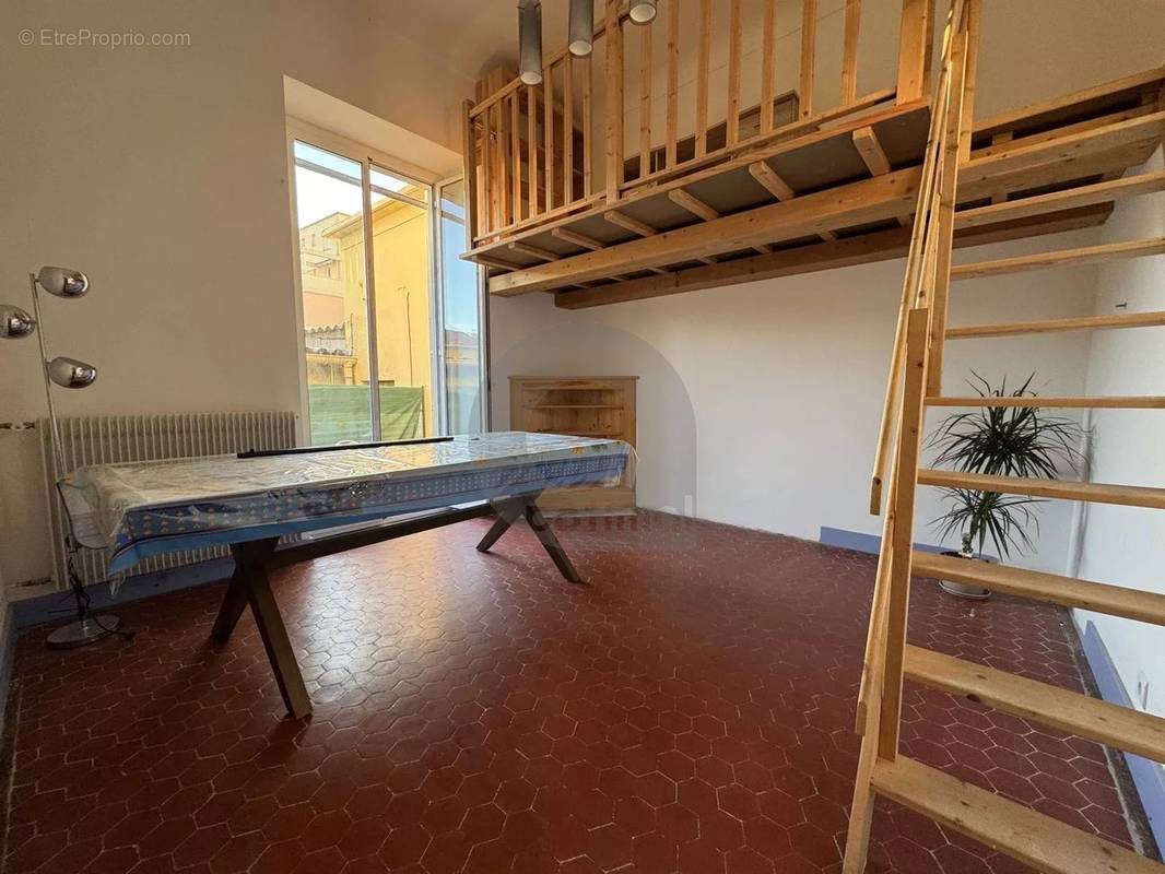 Appartement à ROQUEBRUNE-CAP-MARTIN