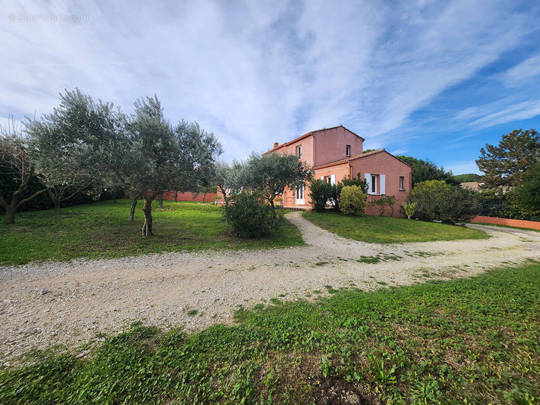 Maison à SAINT-SATURNIN-LES-AVIGNON