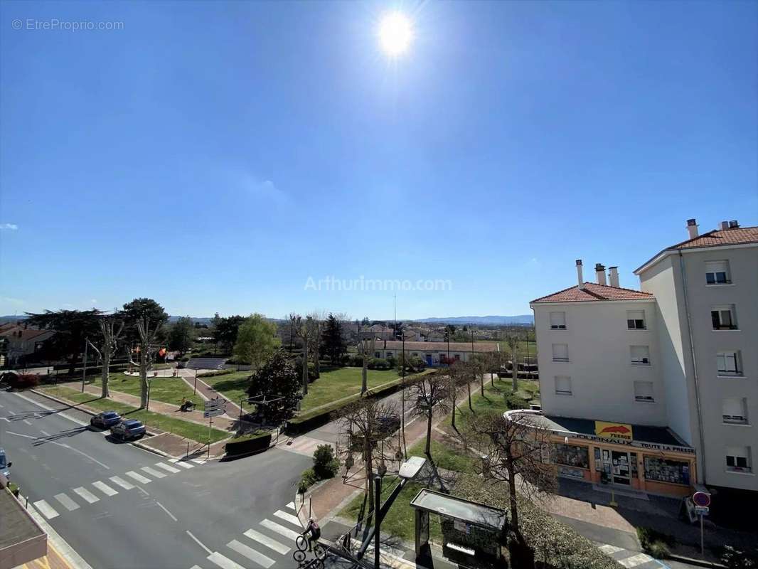 Appartement à LE COTEAU