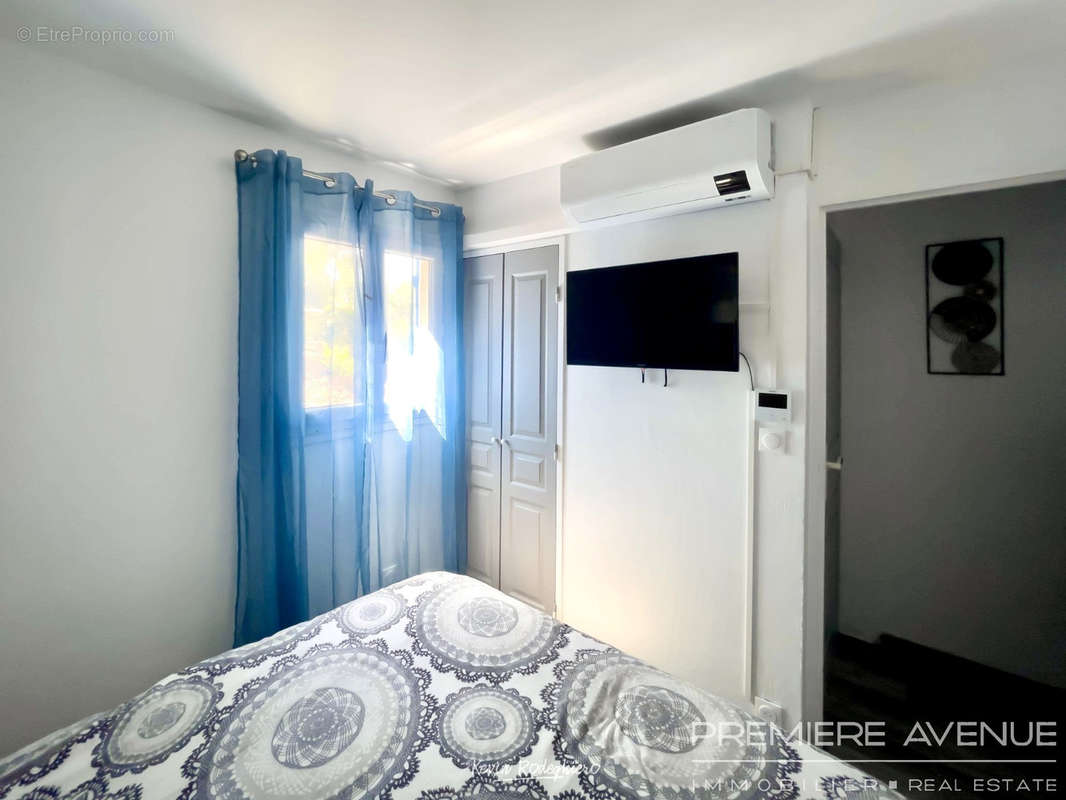 Appartement à ROQUEBRUNE-SUR-ARGENS