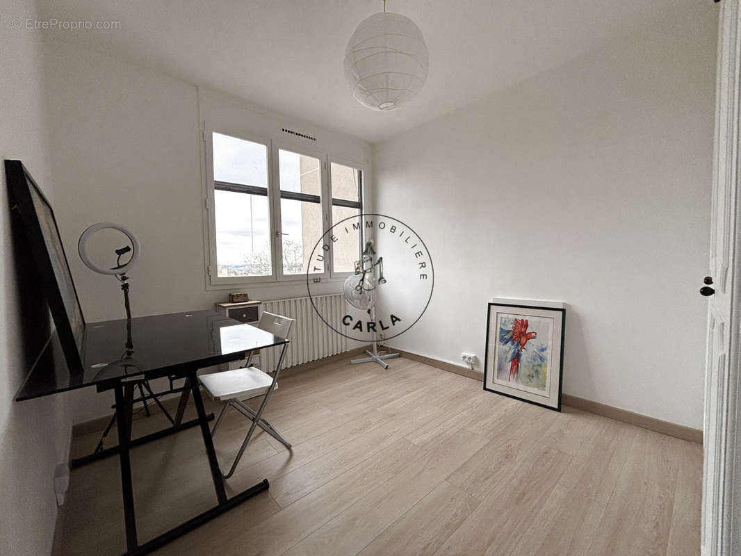 Appartement à SAINT-GENIS-LAVAL