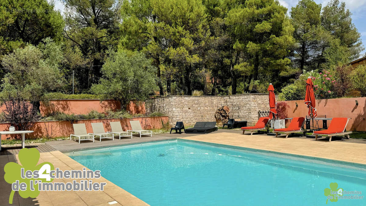 Maison à CHATEAUNEUF-LE-ROUGE