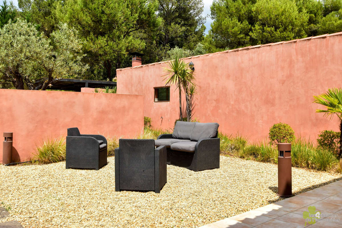 Maison à CHATEAUNEUF-LE-ROUGE