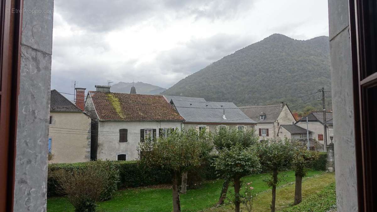 Appartement à LOUVIE-JUZON