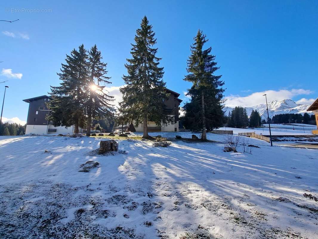 Appartement à MORILLON