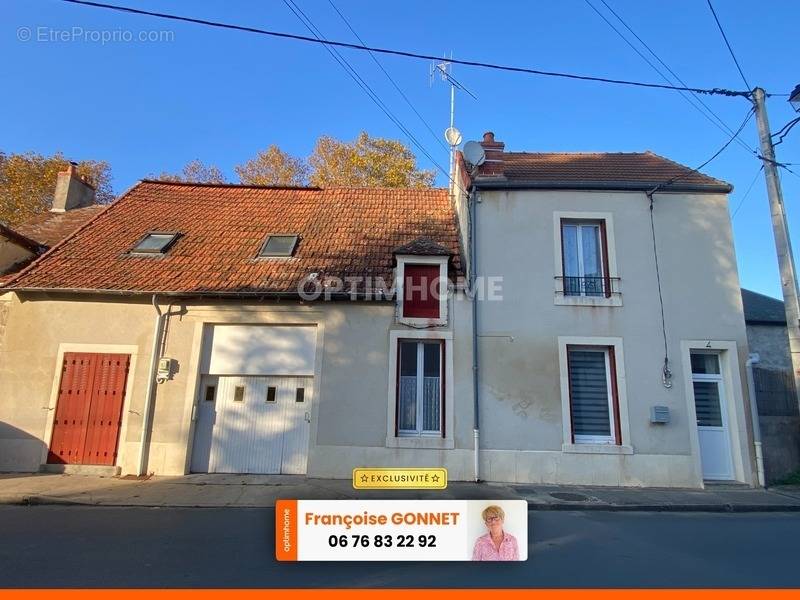 Maison à SAINT-AMAND-MONTROND