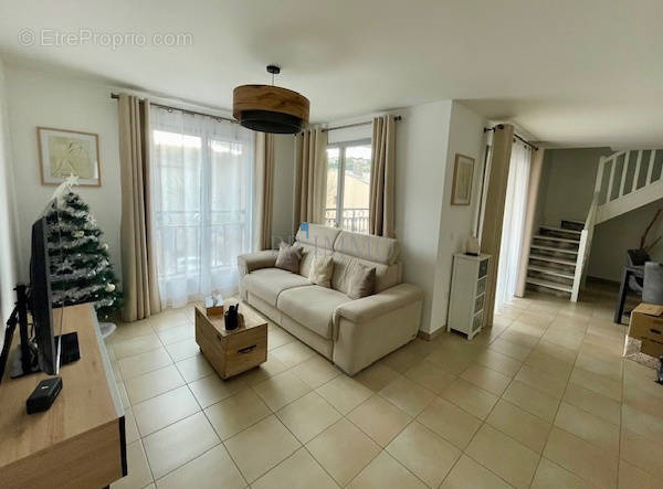 Appartement à ROQUEBRUNE-SUR-ARGENS