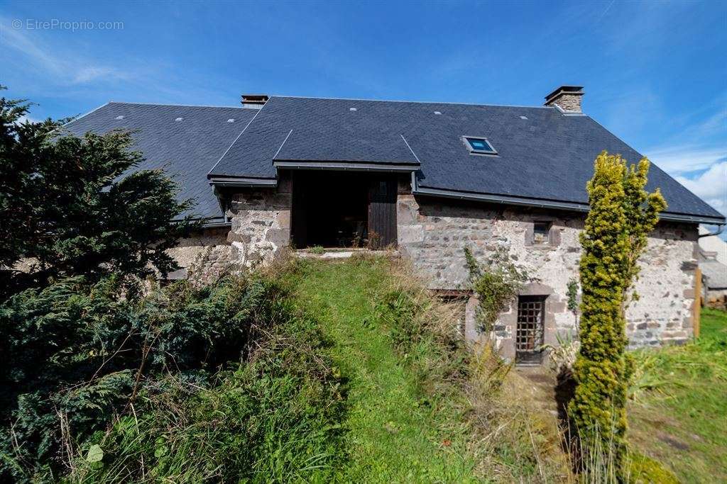 Maison à SAULZET-LE-FROID