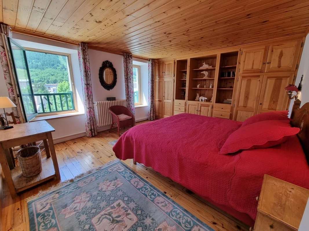 Appartement à LA SALLE-LES-ALPES