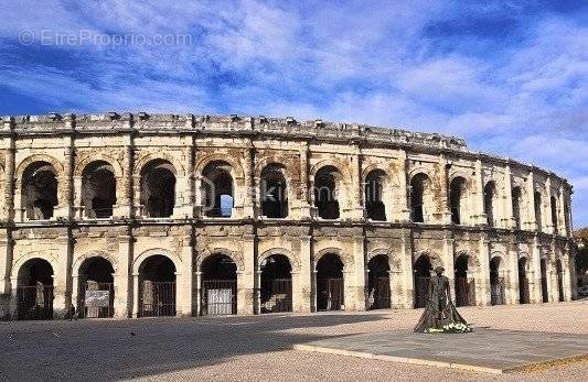 Commerce à NIMES