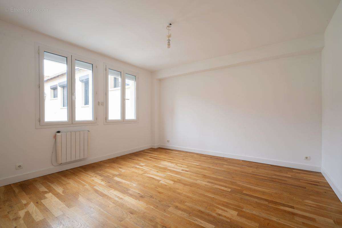 Appartement à GENNEVILLIERS