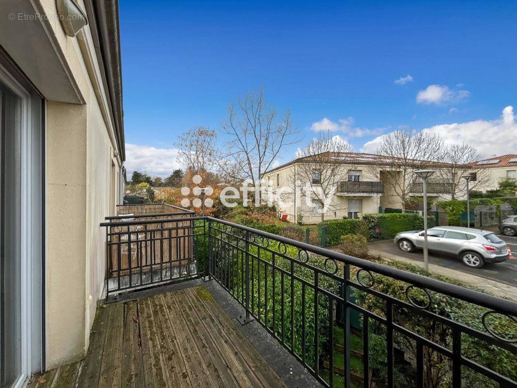 Appartement à FARGUES-SAINT-HILAIRE