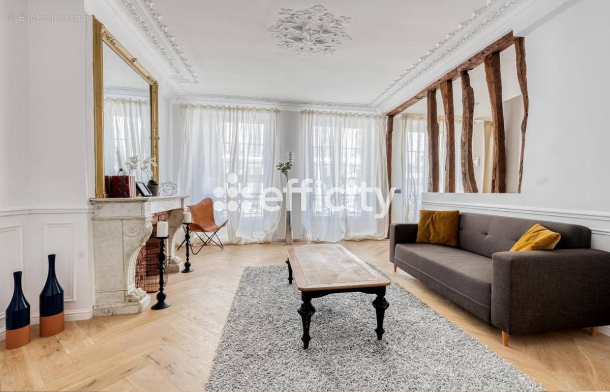 Appartement à PARIS-8E