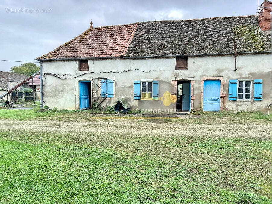 Maison à ECHENON