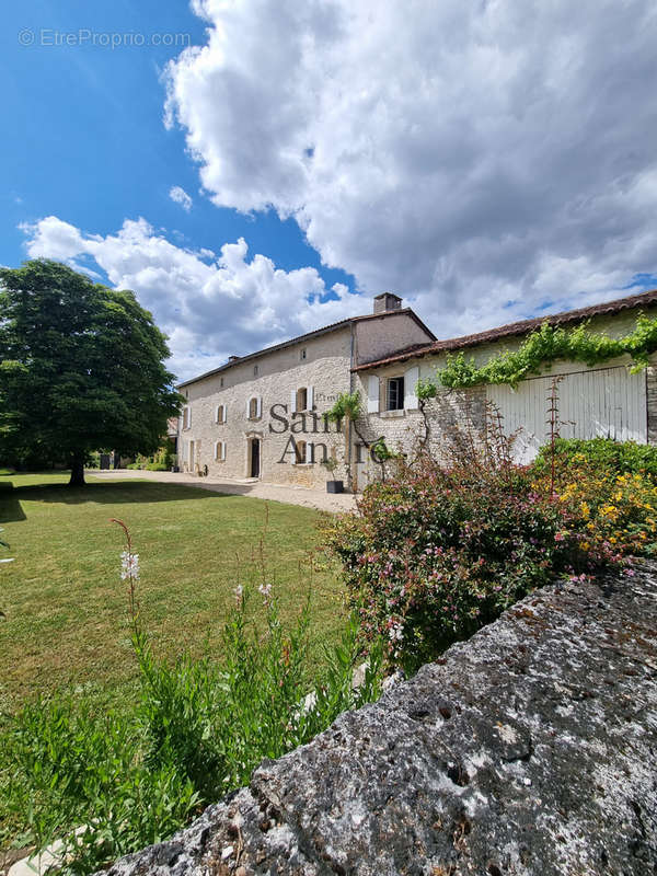 Maison à SAINT-ANGEAU