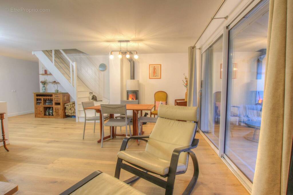 Appartement à SAINT-GENIS-POUILLY