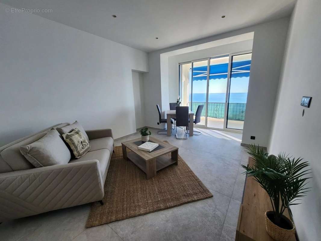 Appartement à ROQUEBRUNE-CAP-MARTIN