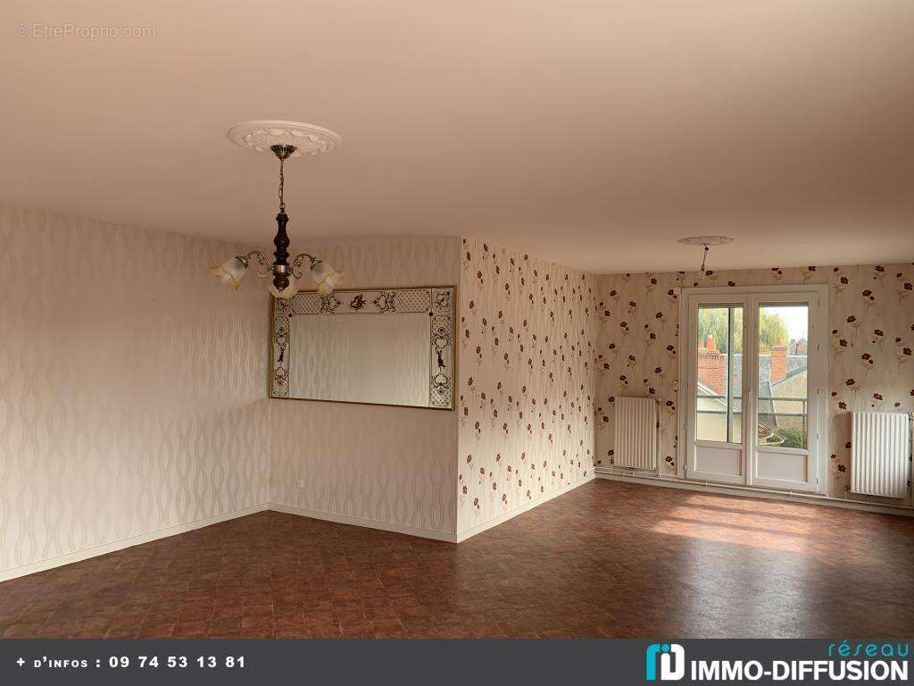 Appartement à SAINT-AMAND-MONTROND