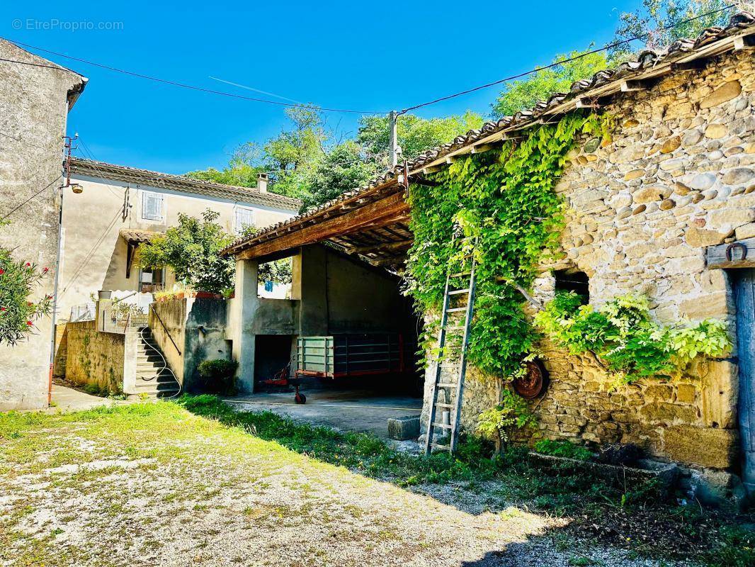 Maison à ETOILE-SUR-RHONE