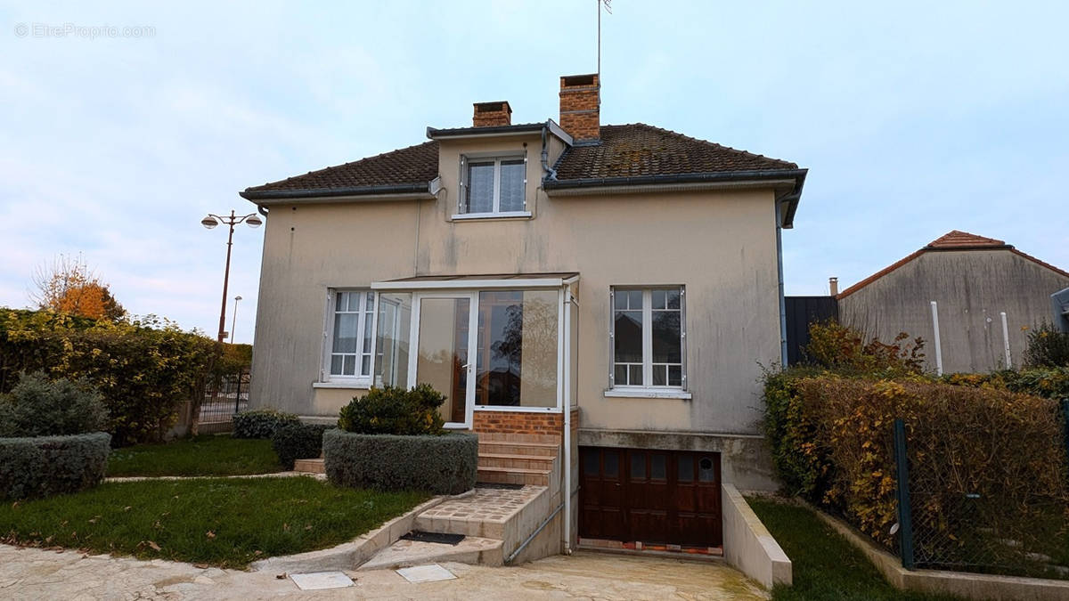 Maison à CRENEY-PRES-TROYES