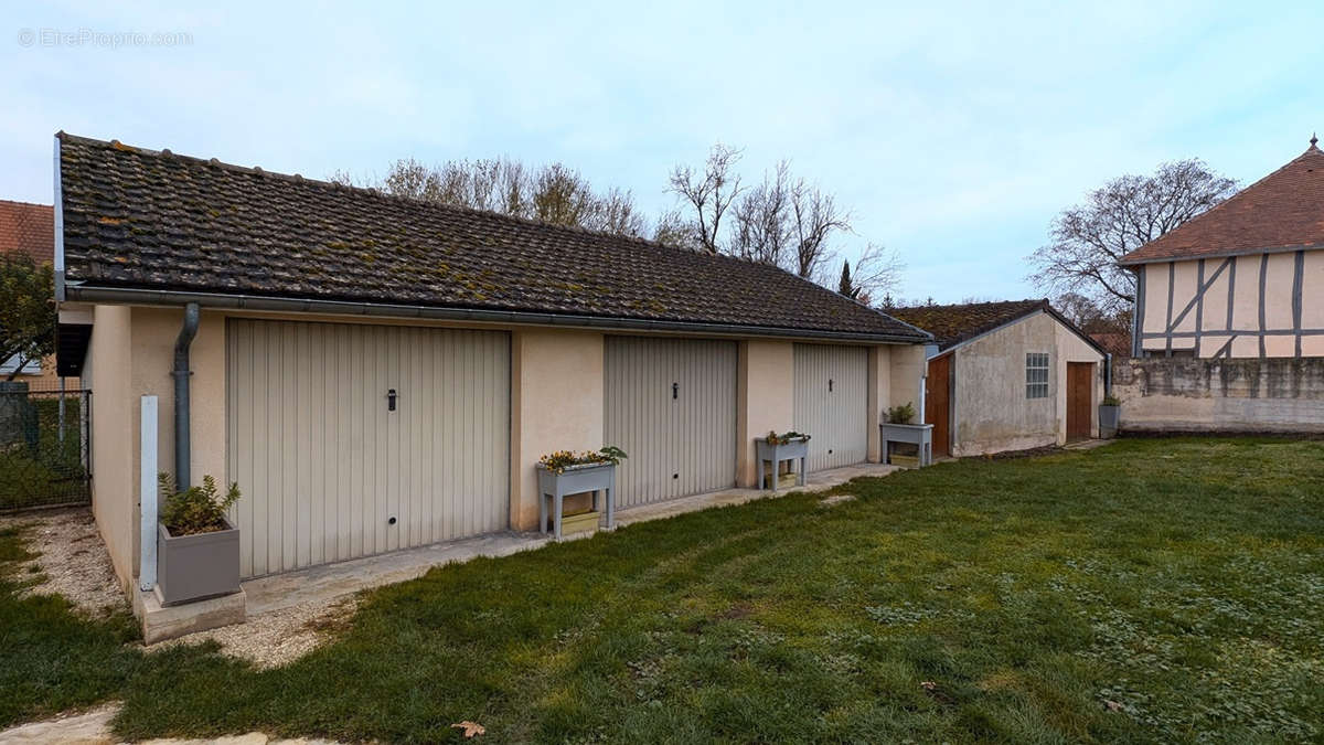 Maison à CRENEY-PRES-TROYES